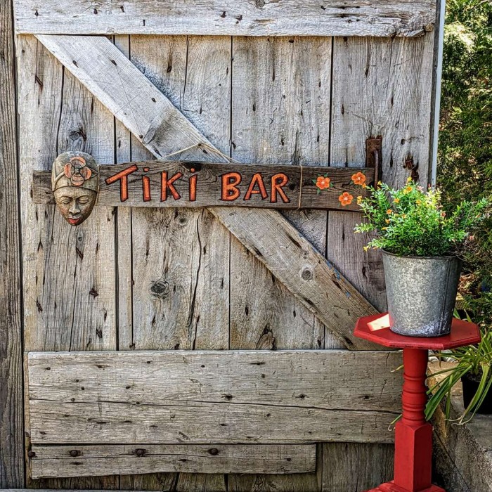 Enseigne Tiki Bar fabrication artisanale